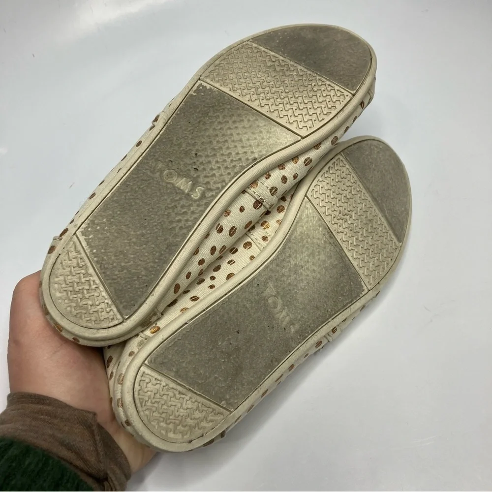 Toms cream with gold dots flats slip on‎ shoes size 8